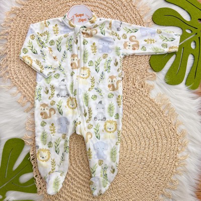 Macacão em Soft com Abertura em Zíper Leãzinho e Safari - Off White e Verde